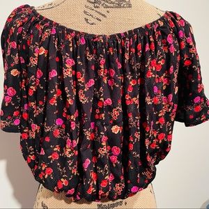 Forever 21 Black Floral Crop Top Sz M